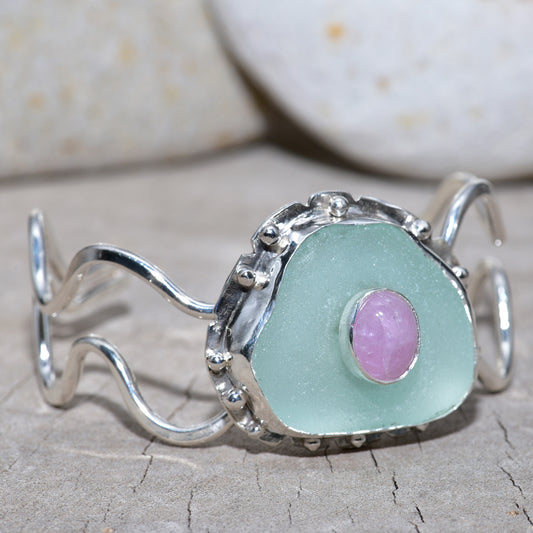 Sea glass cuff bracelet in a hand crafted setting of sterling silver (B858)