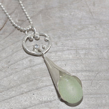 Load image into Gallery viewer, Sea glass drop necklace in sterling silver. (N640)
