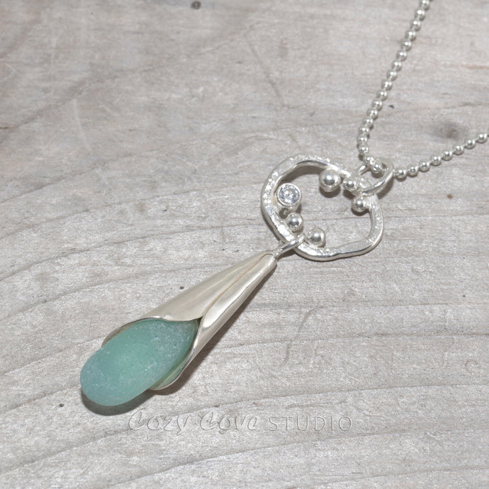 Sea glass drop necklace in sterling silver. (N641)