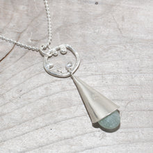 Load image into Gallery viewer, Sea glass drop necklace in sterling silver. (N642)
