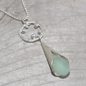 Sea glass drop necklace in sterling silver. (N642)