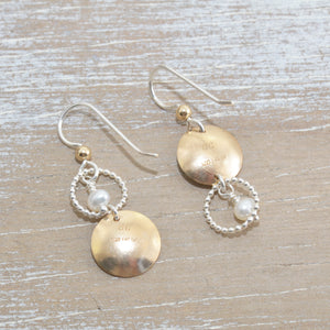 Asymetric dangle earrings in sterling silver and 14K gold fill with cultured pearl dangles. (E649)
