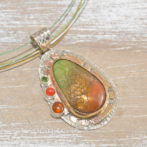 Pendant necklace with vitreous enamel cabochon in a setting of sterling silver and 14K gold fill (N656)