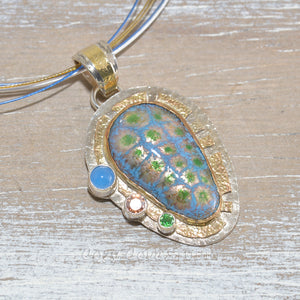 Pendant necklace with vitreous enamel cabochon in a setting of sterling silver and 14K gold fill (N657)