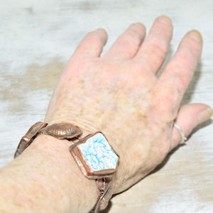 Shards of pottery link bracelet in hand crafted links of copper. (B665)